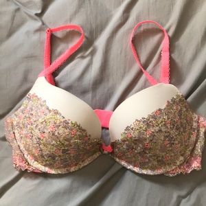 Beautiful floral print push up bra